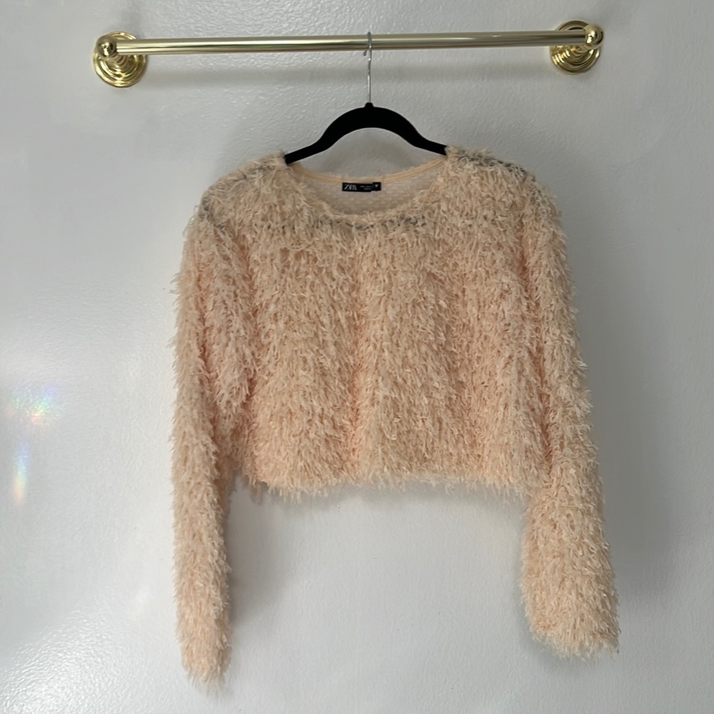 Zara feathered cropped long sleeve sweater - lightweight